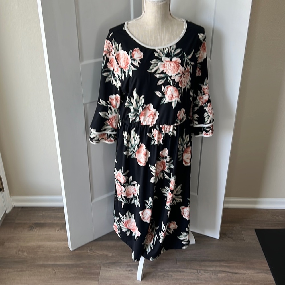 Pink Blush Maternity Dress with  pockets!